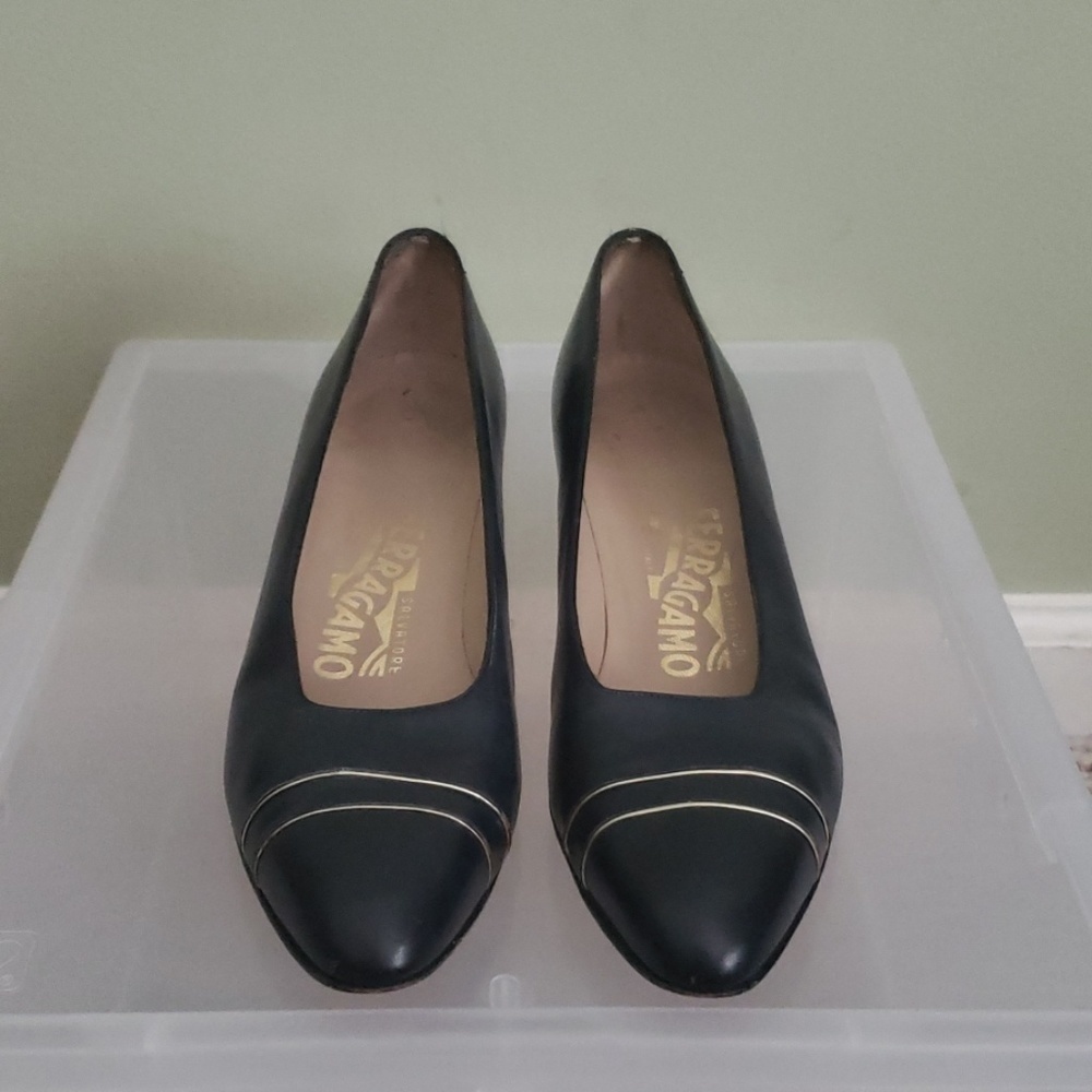 WOMEN'S Salvatore Ferragamo heels - Picture 2 of 6